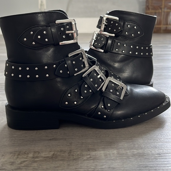 NWOT Forever 21 Black Studded Ankle Booties - Picture 4 of 7